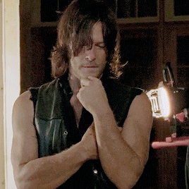 reedusgif:  (❤︎‿❤︎)