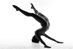 girlsdoingyoga:  .