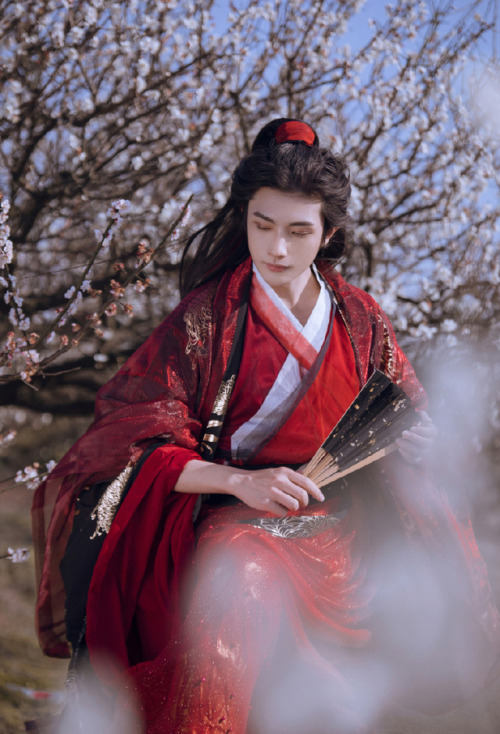 Chinese hanfu | Photo by 姬小妖 | Hanfu by 司南阁