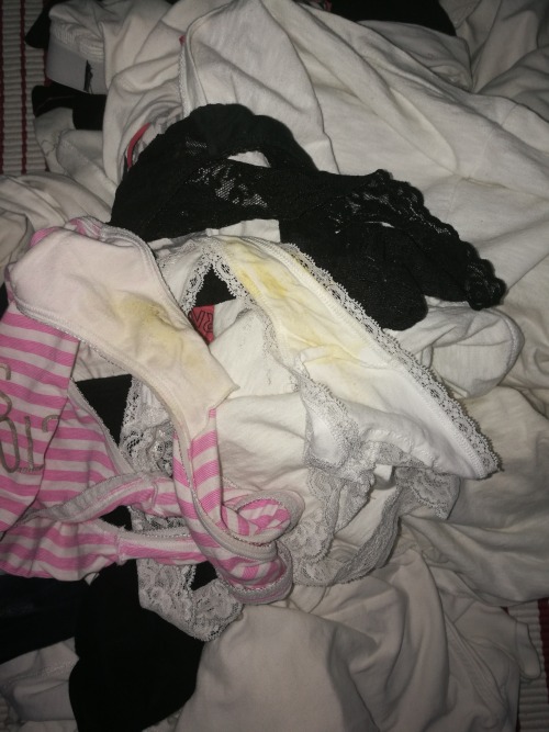 sloggi1970: #milf #milfpanty #stained #soiled dirty panty #dirtypanties #black panty #horny milf