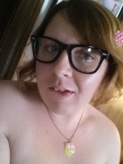 xarv:  savingthrowvssexy:  Another sexy submission from the super adorable sagansuniverse    Yay, my cute girlfriend naked on the Internet =]
