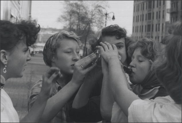 1950sunlimited:    Girl Gang. New York, NY, c.1959 -1969 Photographer: Morris Huberland 