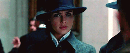 margots-robbie: Diana Prince looking at men: A summary
