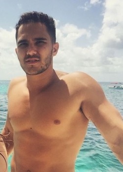 malecelebskin:  Carlos Pena Jr.