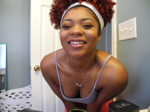 jamblasian:I look uncomfortable lol