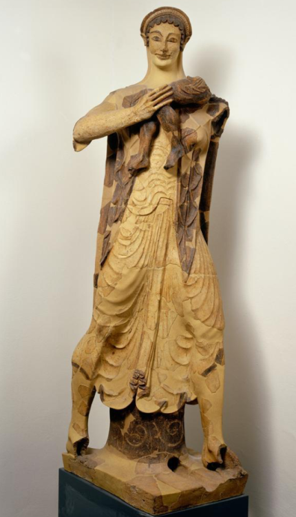 famousartthroughhistory:Latona (Leto),terracotta, fromPortonaccio Templeat Veii, c. 515-490BCE