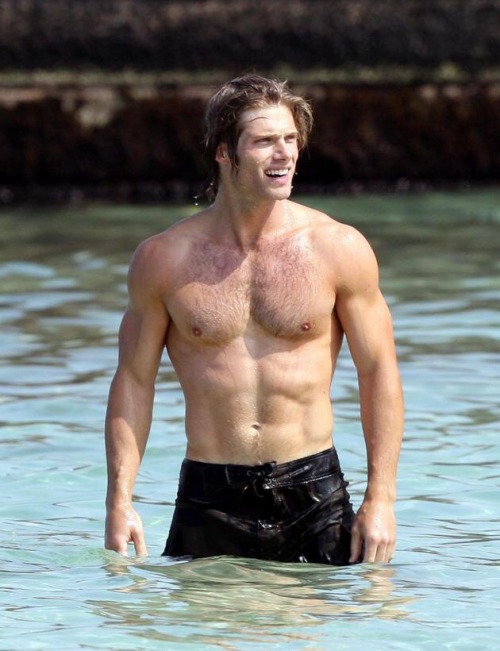 hotfamous-men:  Chris Carmack