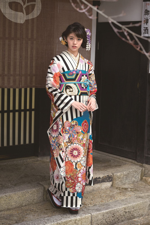 Furisode stylings, seen on Orien.je