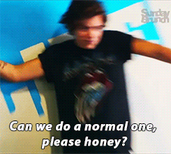 niallyonce-blog:  Harry making their stylists job difficult +