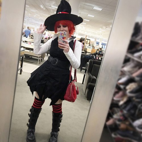 I was a cute 2000s goth-punk witch for Halloween last night! Hat and socks from Amazon, wig by #arda