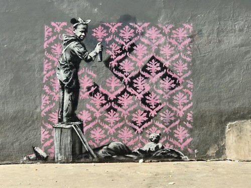 historyofartdaily - Banksy, Graffiti, June 2018, Paris, source