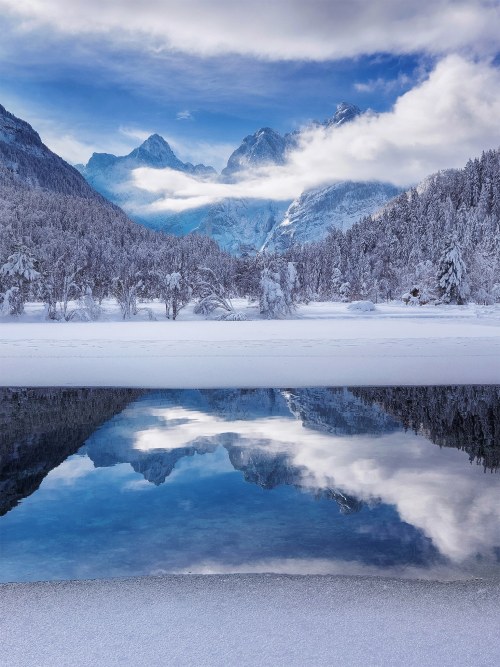 LAKE JASNA, Slovenia - it is a treat to see this very picturesque lake that marks the beginning of T