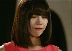 eunjimollayo: “I remember people in school saying that Jung Eunji is a good singer.