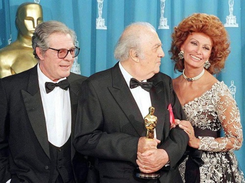 With Marcello Mastroianni and Sophia Loren, during the receiving of is Honorary Academy Award, 1993.