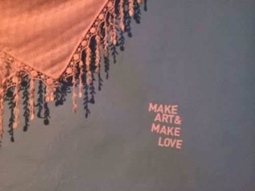 aleuh-a:foils:foils:make art & make lovei hate that my wall has this many notesindie•gypsy•natur