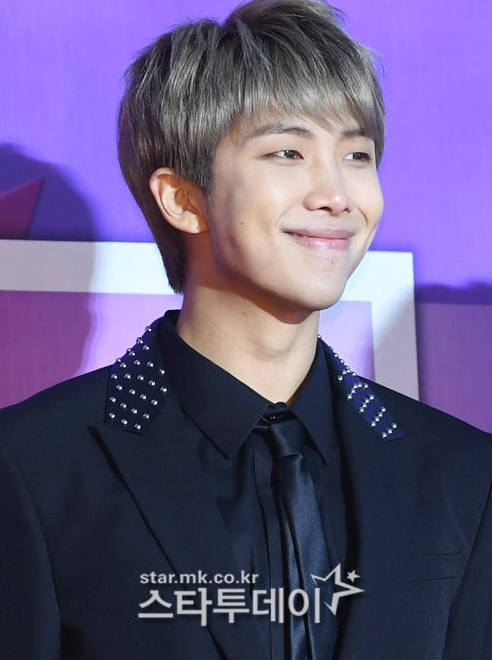 180125: BTS AT SMAS RED CARPET | 7 VISUALS
