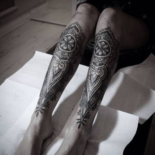 tumblr | Traditional tattoo knee, Traditional tattoo, American traditional  tattoo