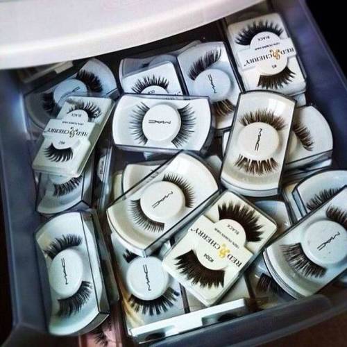 bestofbarbie:first—class—life:  msmakeupaddict:Ms. Makeup Addict  first—class—life