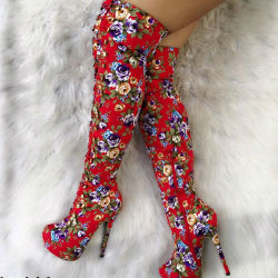 myshoebazar:    Quick Shop Sale! Floral Boot.