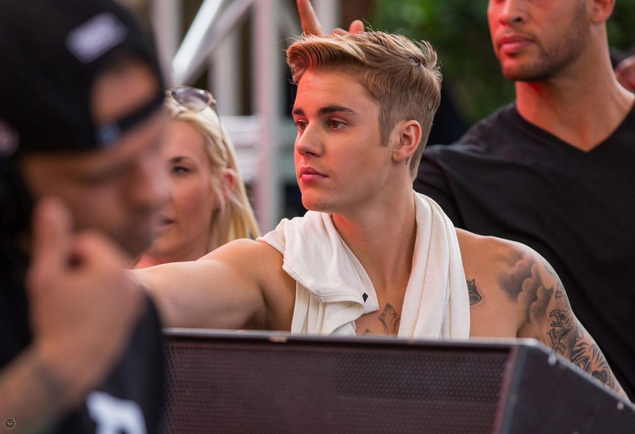 keeping-up-with-bieber:  [more] Justin at Rehab in Las Vegas (May 2)