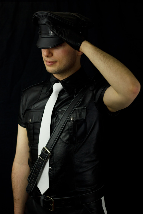goldfarts:  My friend Pup Zephyr was kind enough to pose for photos in leather. He was worried about not being a good model but as you can see he has nothing to worry about in that department. You can check out his profile here. 