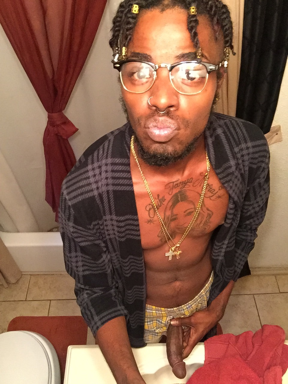 bigdaddyminaj:  🚨🚨Reblog/Like if your DICK is bigger than 6 inches🚨🚨NO