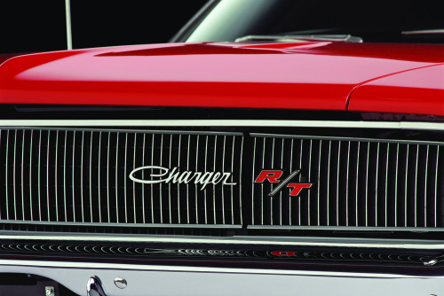 itsbrucemclaren:  speedxtreme:——   Classic  1968 DODGE HEMI CHARGER R/T   —–  powered by the original matching-numbers 426ci HEMI V8 engine   —– ////// Classic! ////