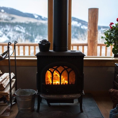campbrandgoods:Morning at the cabin #campbrandgoods #keepitwildPhoto by: @brittanyexplores Ahhh I wa