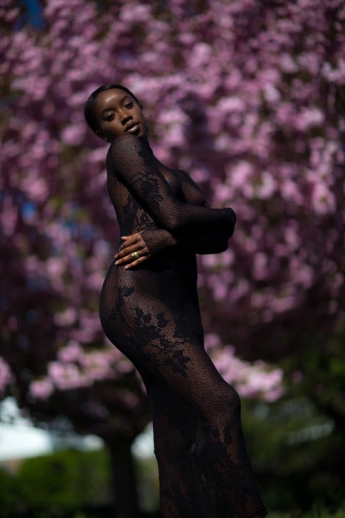 femmee-fatale:Get lost in the garden of my mind @1Lensporter