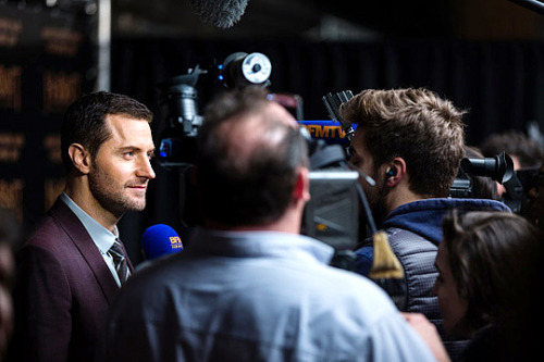 applefia2036:Richard Armitage in Paris for The Hobbit premiere.