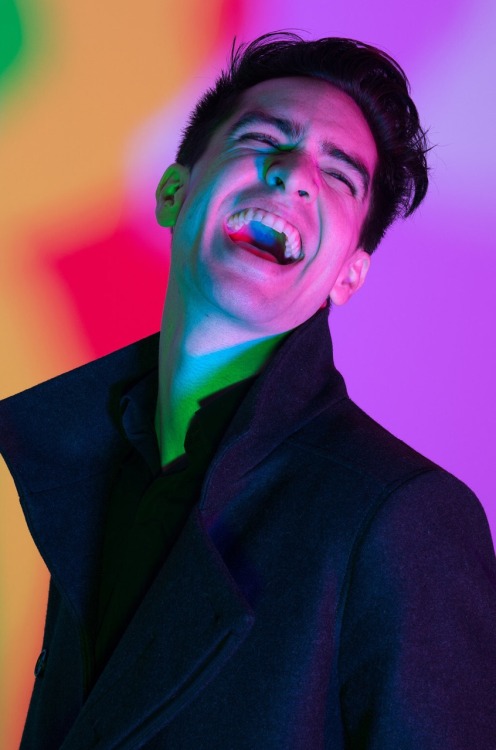 twentysecondspanic:I love his Buzzfeed photoshoot so much & I love him so much.