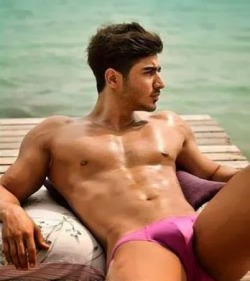 speedosubmission:  pink speedo day today