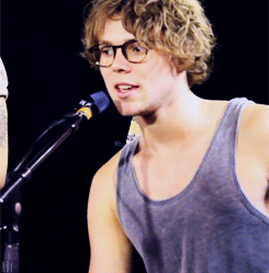 heartbreakirwin:  + 