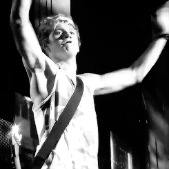 one-harrystyles:  x 