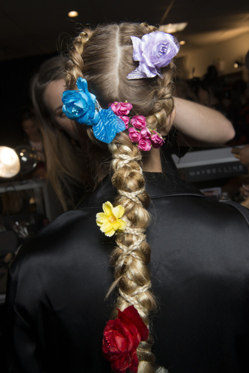 Flowers for fall? In full bloom! Here are the Spring 2018 hair trends you can totally wear right now