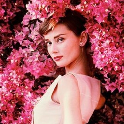 eternamenteaudreyhepburn:Audrey Hepburn and