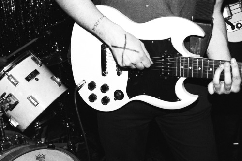 eyesbyiceage:    iceage at cake shop. august 20th, 2011