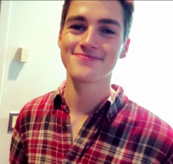 tastymilk:  Finn Harries