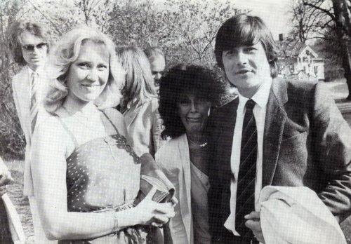 Frida photobombing Agnetha and her then boyfriend Dick :) Spring 1980