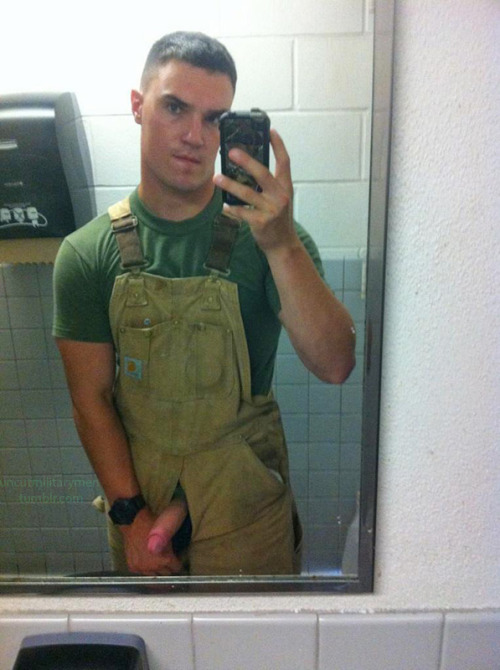 uncutmilitarymen:  Set 3 of the 24 year old straight Marine hottie stationed in Twentynine Palms, CA