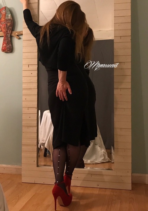mrmrssecret: Goodnight all you beautiful people got a hot date with The Mr. enjoy your Sexy Saturday