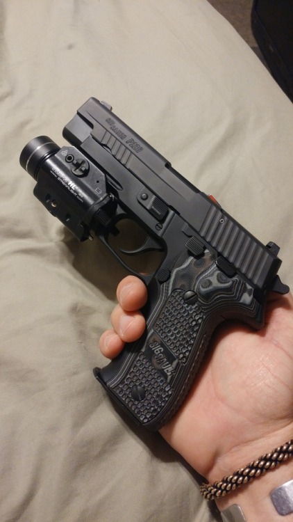 hoppes9:the-porter-rockwell:usa1776:Going classy today….left the Glock at home,Ridin’ w