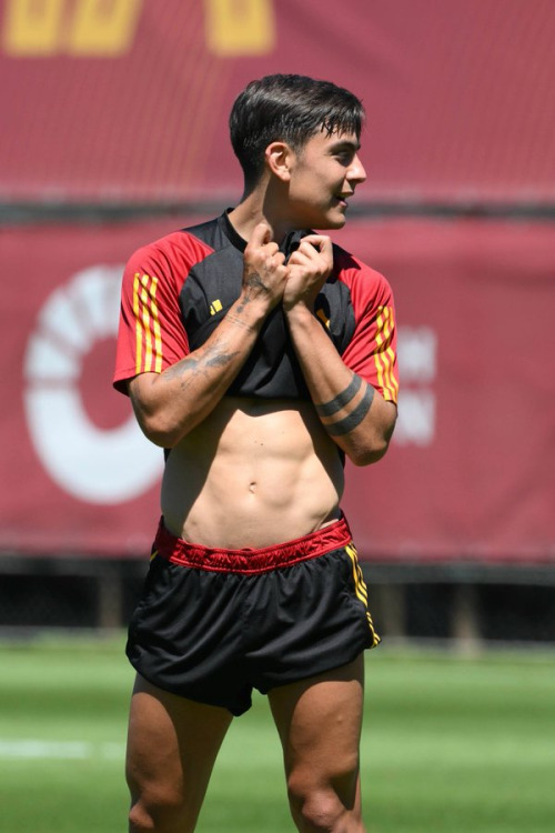 Paulo Dybala Abs, V-line And Thighs.
