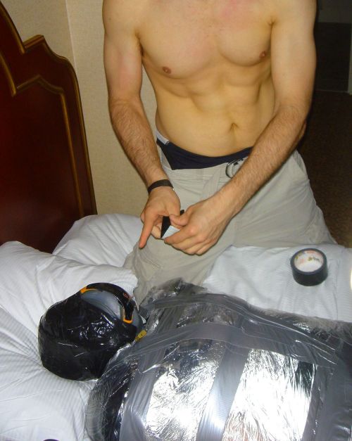 https://lovetapebondage.tumblr.com/post/135102278951