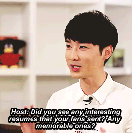 elaysium: After Yixing set up his studio, a lot of fans left comments on the studio’s