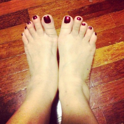 Sex ifeetfetish:  Love @yummyjennyyenny’s feet pictures