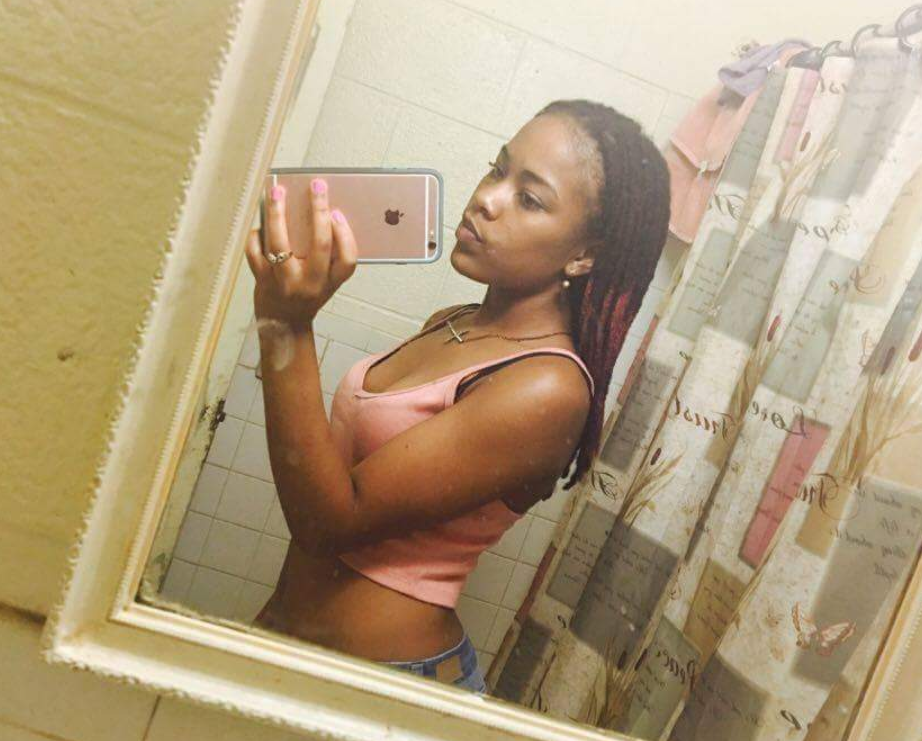 40bandz:  Lil shawty out in VA I’m trynna fw  She mean af tho lol