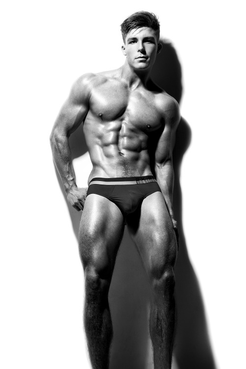 nickfolio:  nickologist:James Thomas in 2(xist) | ph: Simon Le 