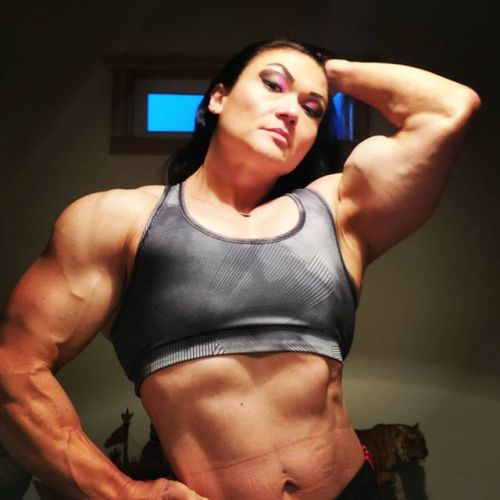 Big female biceps