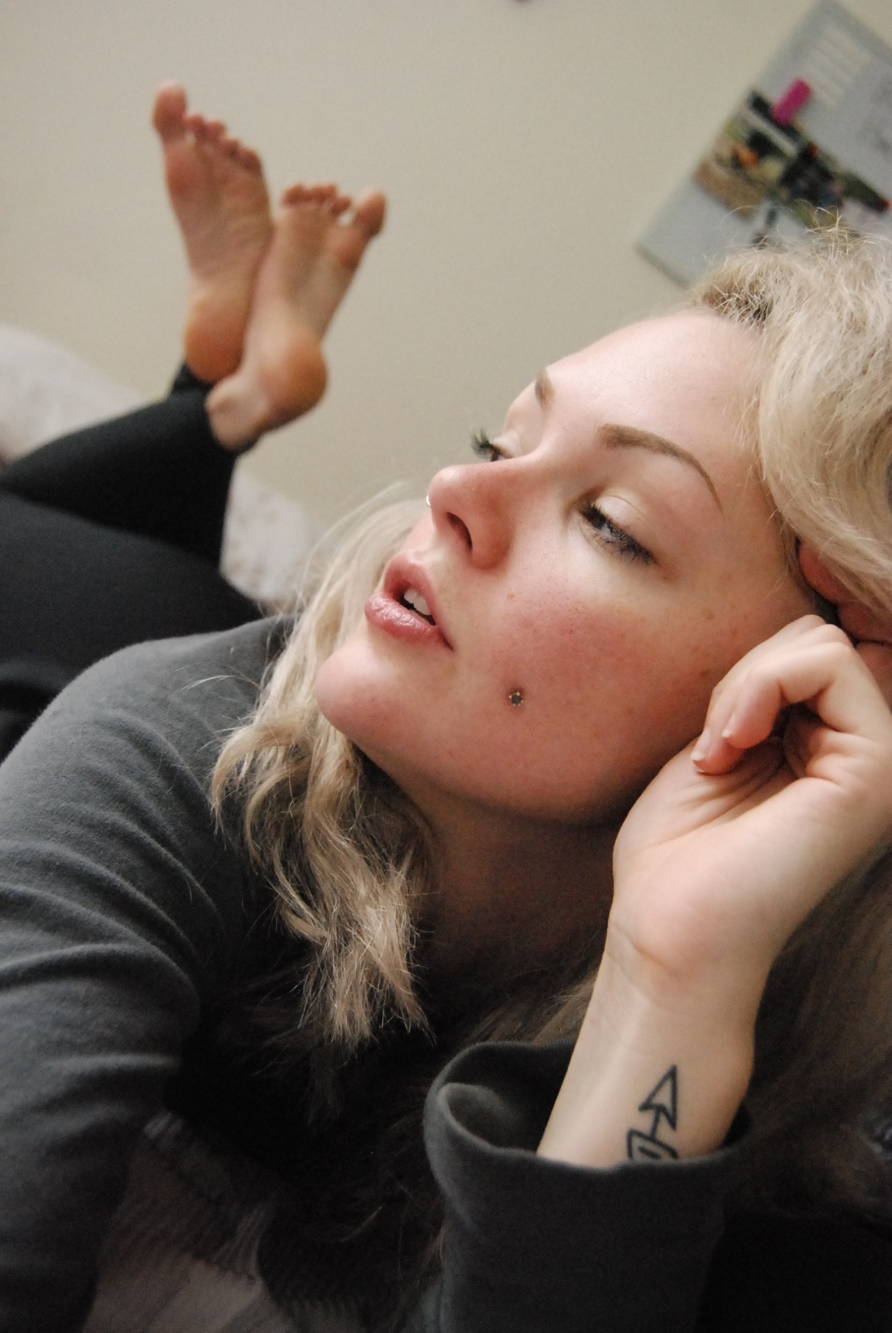 Feetblogz is a blog about cute girls feet
